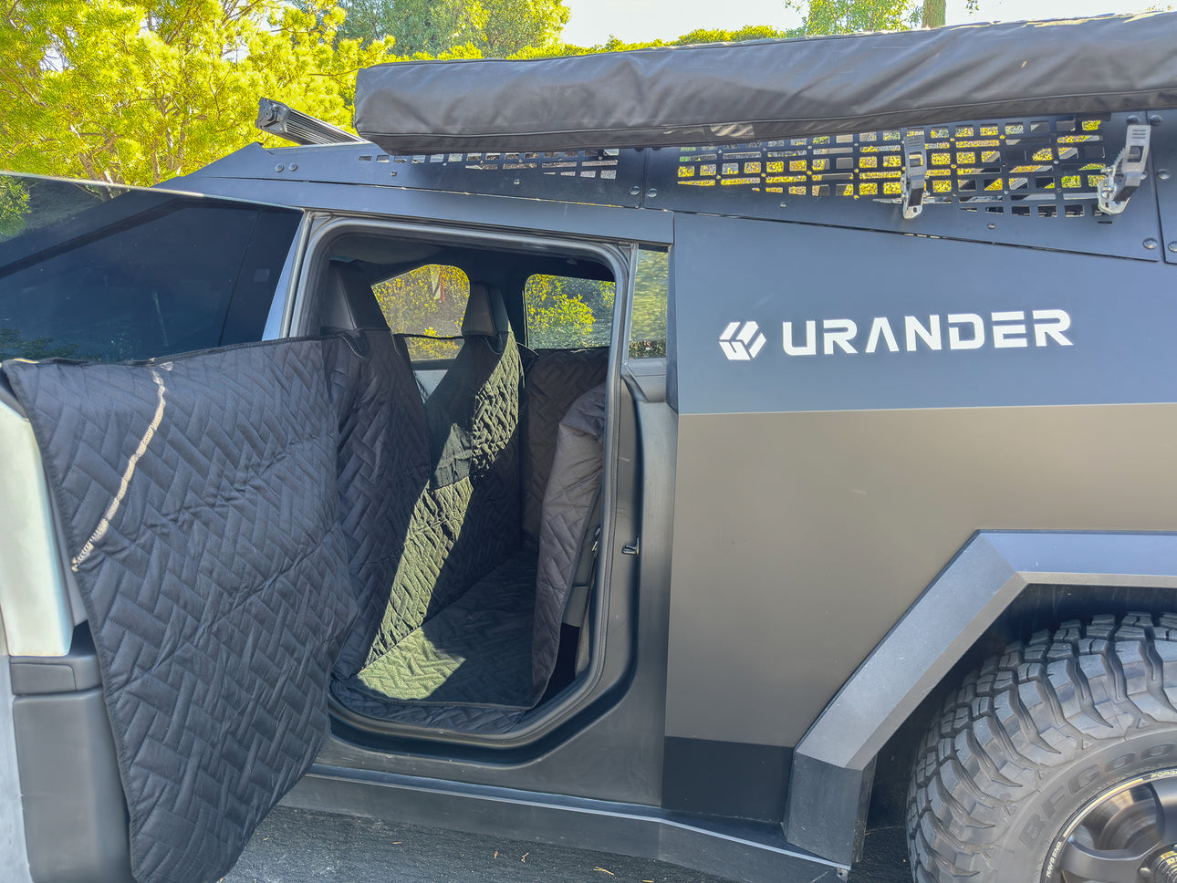 Cybertruck Pet Cover for Dogs - Cybertruck Pet Liner - Urander